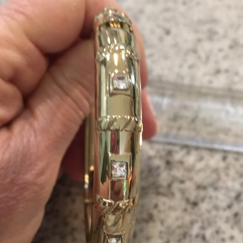Open hinge bangle - Picture 4 of 5